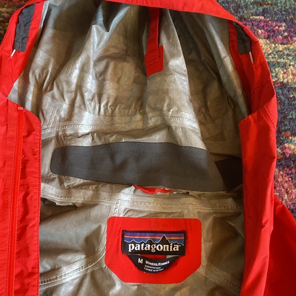 Patagonia rain jacket, good condition. - Picture 2 of 5